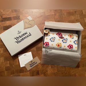 Vivienne Westwood ANDREA’S FLOWERS Zip Wallet BNIB